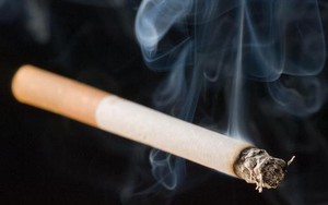 Vì sao không cấm sản xuất thuốc lá?