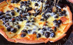 Phải chăng trân châu đường đen đang "xâm chiếm trái đất" khi xuất hiện ở topping từ bánh bao đến cháo?