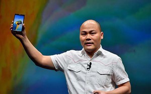 CEO Bkav Nguyễn Tử Quảng sẽ trao những chiếc Bphone 3 đầu tiên đến tay khách hàng
