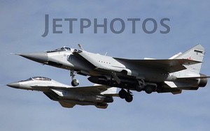 Lộ ảnh máy bay tiêm kích tầm xa MiG-31D mang tên lửa chống vệ tinh