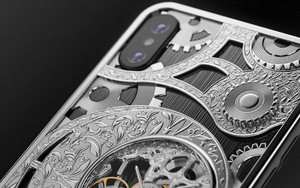 iPhone XS cực độc từ nước Nga, mang trên lưng cả một chiếc đồng hồ cơ lộ máy, giá từ 6000 USD