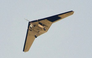 Cứ địa IS ở Deir Ezzor, Syria bị UCAV, tên lửa Iran ồ ạt tập kích báo thù