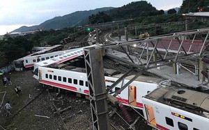 Tàu hỏa Đài Loan trật khỏi đường ray: Ít nhất 17 người chết, khoảng 100 người bị thương