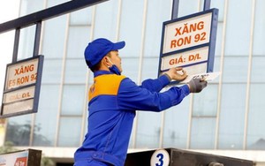 Sau nửa tháng lên "đỉnh", giá xăng bất ngờ giảm mạnh