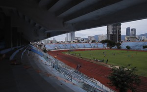 Cảnh hoang phế bên trong sân vận động Chi Lăng sau 8 năm được "gả" cho Phạm Công Danh