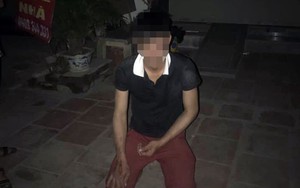 Lẻn vào nhà định hiếp dâm người phụ nữ 3 con, nam thợ xây bị người dân bắt quỳ gối ở Hà Nội?