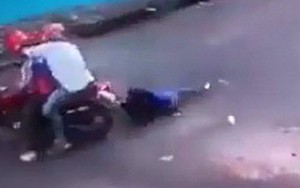 TP HCM: Bị cướp giật túi xách, cô gái trẻ té xuống đường tử vong