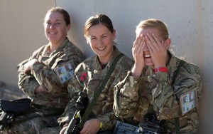 Quân đội Anh mở cửa tất cả các vị trí cho nữ giới