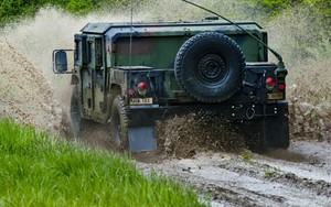 Nga đã "đánh cắp" loạt chiến xa Humvee mang thiết bị nhạy cảm của Mỹ như thế nào?