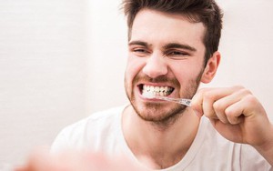 Vì sao đánh răng ngay sau khi ăn lại sai lầm?