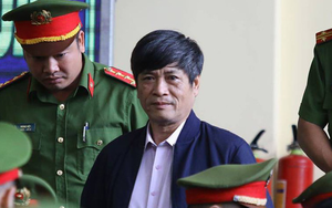Cựu tướng Phan Văn Vĩnh, Nguyễn Thanh Hóa khỏe mạnh khi tới tòa, đi lại nhanh nhẹn
