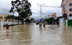 Vì sao mưa lũ gây thiệt hại nặng nề ở Nha Trang?