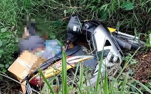 Người đàn ông chết dưới cống sâu 2m, bị xe máy đè lên