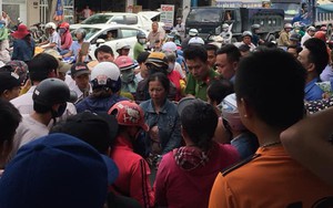 Hàng trăm người bao vây một phụ nữ sau tiếng la hét "bắt cóc trẻ em"