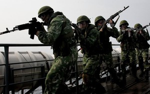 Nghị sĩ Ukraine dọa tái diễn lịch sử chiếm đóng Moskva, TNS Nga phản pháo: Hãy đọc lại SGK!