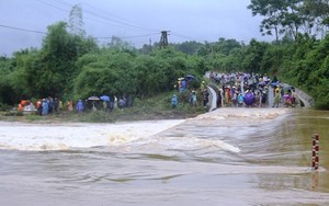Cập nhật thiệt hại do lũ lụt tại miền Trung: 9 người chết và mất tích