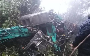 1 người chết, 3 người nguy kịch khi xe lao xuống vực ở Sơn La