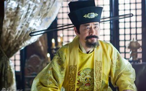 Bị vua Tống cố tình hỏi khó, nhà sư khôn ngoan đáp 1 câu, cả chùa được cứu mạng