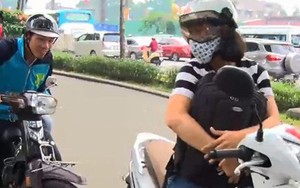 Cảnh sát giải cứu tên cướp giật dây chuyền rồi kẹt trong cống ở Sài Gòn
