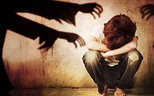 Bé trai bị 'quỷ râu xanh' dâm ô khó phát hiện hơn bé gái?