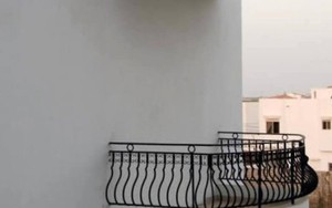 Tiếc tiền thuê người, tôi tự sửa nhà và kết quả nhà tôi thành trò hề cho mọi người bàn tán