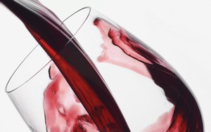 Nghiên cứu mới về rượu vang và não bộ