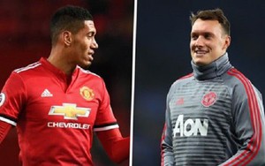 Mourinho quyết thay máu hàng thủ, bán cả Phil Jones lẫn Chris Smalling