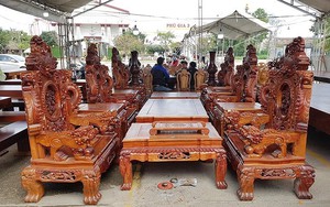 Đồ gỗ tiền tỉ xuống phố, người mua trầm trồ