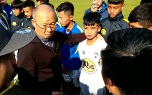 HAGL giới thiệu 'siêu nhân' với HLV Park Hang Seo