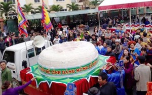 Giám đốc Sở nói TP Sầm Sơn muốn dâng bánh giầy 3 tấn là "không cần thiết, rất lãng phí"