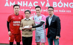 Sao "Người phán xử" và Tuấn Hưng chung tay, hỗ trợ thủ môn U23 Việt Nam có mẹ bị ung thư