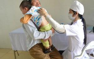 Đừng quên tiêm vaccine nhắc lại cho trẻ trên 18 tháng tuổi