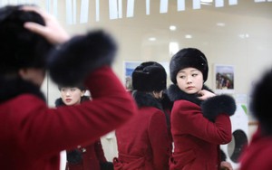 Cận cảnh nhan sắc 229 mỹ nữ thuộc đội quân sắc đẹp Triều Tiên vừa "đổ bộ" Hàn Quốc
