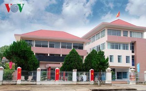 Hai công chức nghỉ việc với nghi vấn nợ tiền, tỉnh ra văn bản chỉ đạo