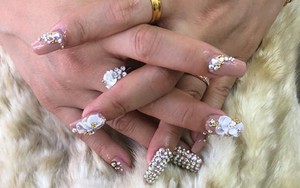 Hình ảnh bộ móng 2 triệu không được long lanh như kỳ vọng khiến 500 chị em tranh cãi lớn