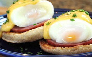 Ăn trứng luộc không cần bóc vỏ: Tưởng khó như một giấc mơ mà hóa ra dễ vô cùng