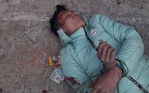 Nam thanh niên câu trộm chó bị dân làng đánh ngất xỉu, đốt xe