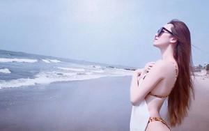 Tiếp nối trào lưu khoe thân đầu năm, Mâu Thủy và loạt chân dài khoe body bỏng mắt