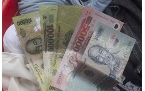 Anh chồng khoe thành tích thửa được tiền quên của vợ khi giặt quần áo, cư dân mạng bóc mẽ sự thật phía sau