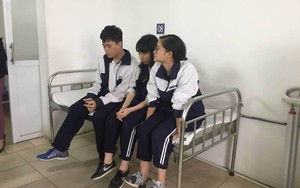 Học sinh sợ hãi kể lại giây phút trần trong lớp học bất ngờ rơi trúng đầu