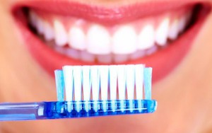 11 cách đơn giản ngay tại nhà giúp răng ố vàng trở nên sáng bóng