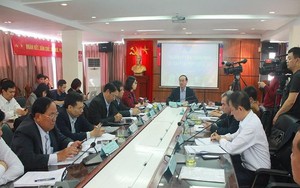 Dừng số lượng xe tham gia Uber, Grab và đòi công bằng