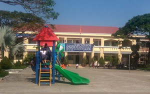 Vụ quỳ gối xin lỗi vì "lỡ" phạt học sinh: Phụ huynh nói cô giáo tự quỳ chứ không ép buộc