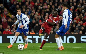 "Hành hạ" Casillas, Liverpool giương cao lá cờ Premier League tại đấu trường châu Âu