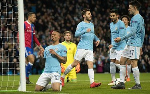 Sao trẻ ghi bàn, Man City ung dung đi tiếp dẫu thua trận