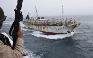 Argentina phát lệnh truy bắt quốc tế 5 tàu cá Trung Quốc