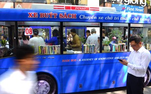 Mô hình xe buýt sách đầu tiên tại TPHCM đi vào phục vụ người dân
