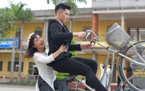Đằng sau bức ảnh kỷ yếu cực chất là một cú ngã đau tưởng ngất của đôi bạn trẻ