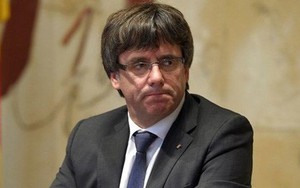 Tây Ban Nha tìm cách dẫn độ ông Puigdemont về nước với tội danh tham ô