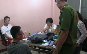 Bắt quả tang 11 người Trung Quốc đánh bài mạt chược ở Nha Trang, thu cả trăm triệu đồng